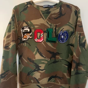 Polo Ralph lauren camo tröja - Använd 1 gång, mycket bra skick                              