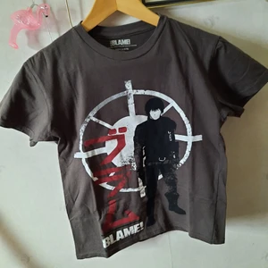 Blame Tshirt - ‼RABATT NÄR DU KÖPER FLERA TSHIRTS OCH HÄMTAR I STOCKHOLM‼ Loot crate exclusive tshirt med print från BLAME! i bra skick. Den är lite kortare, typ croppad från början. Säljer många tshirts för att få utrymme i garderoben, så kolla gärna min profil. 🌷2st för 80kr🌷 3st för 100kr🌷5st för 130kr🌷(endast upphämtning)