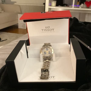 Silver klocka - Den är äkta silver och det är en klocka från TISSOT+ 