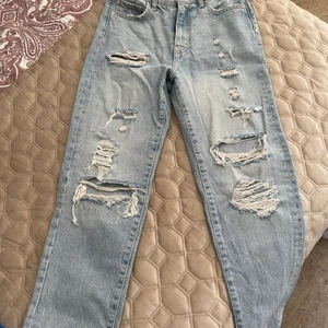 Byxor från Gina  - Slitna byxor från Gina deras gamla modell! Använda få tal gånger som nya storlek 34