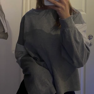 Tröja från bershka - Tröjan är i nytt skick och är ungefär i storleken S