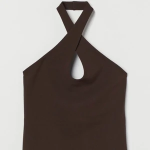 Halterneck topp HM  - Brun halterneck topp från HM, använd fåtal gånger. Storlek S💕