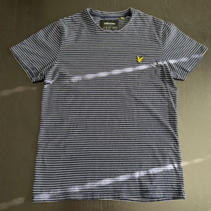 Lyle & Scott T-shitt - Storlek S