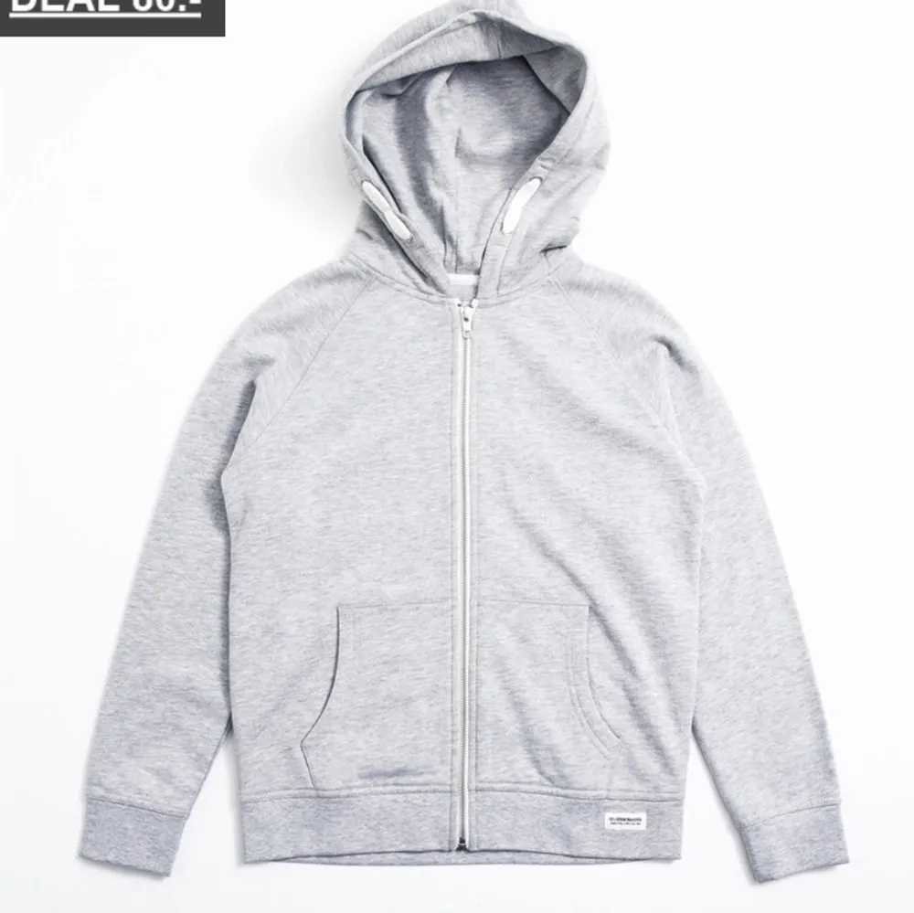 Fin grå zip hoodie. Är i storlek 160 men skulle nog säga att den sitter som xs.. Hoodies.