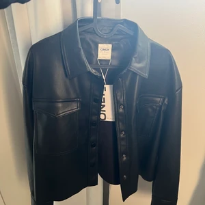 Skinnjacka - Skinnjacka helt ny, något kortare ❤️