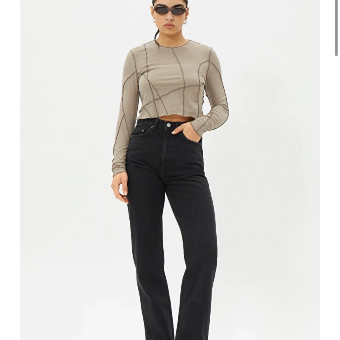Weekday Jeans i modellen Row 29/32