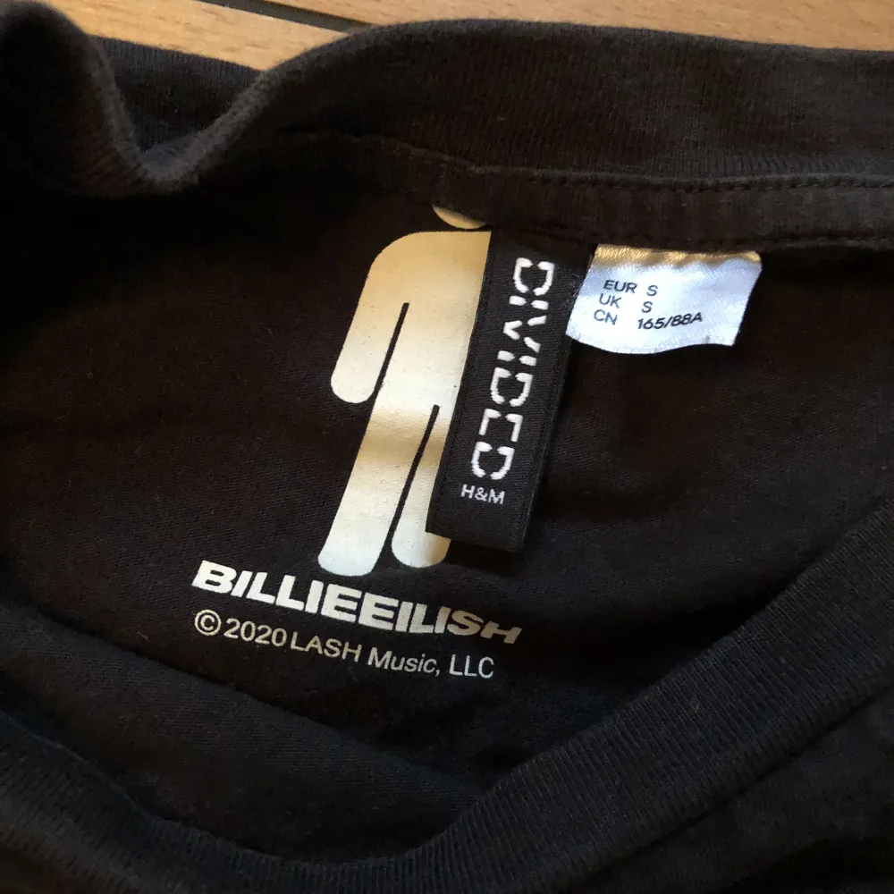 Billie Eilish t-shirt! Frakt tillkommer på 40kr ! . T-shirts.