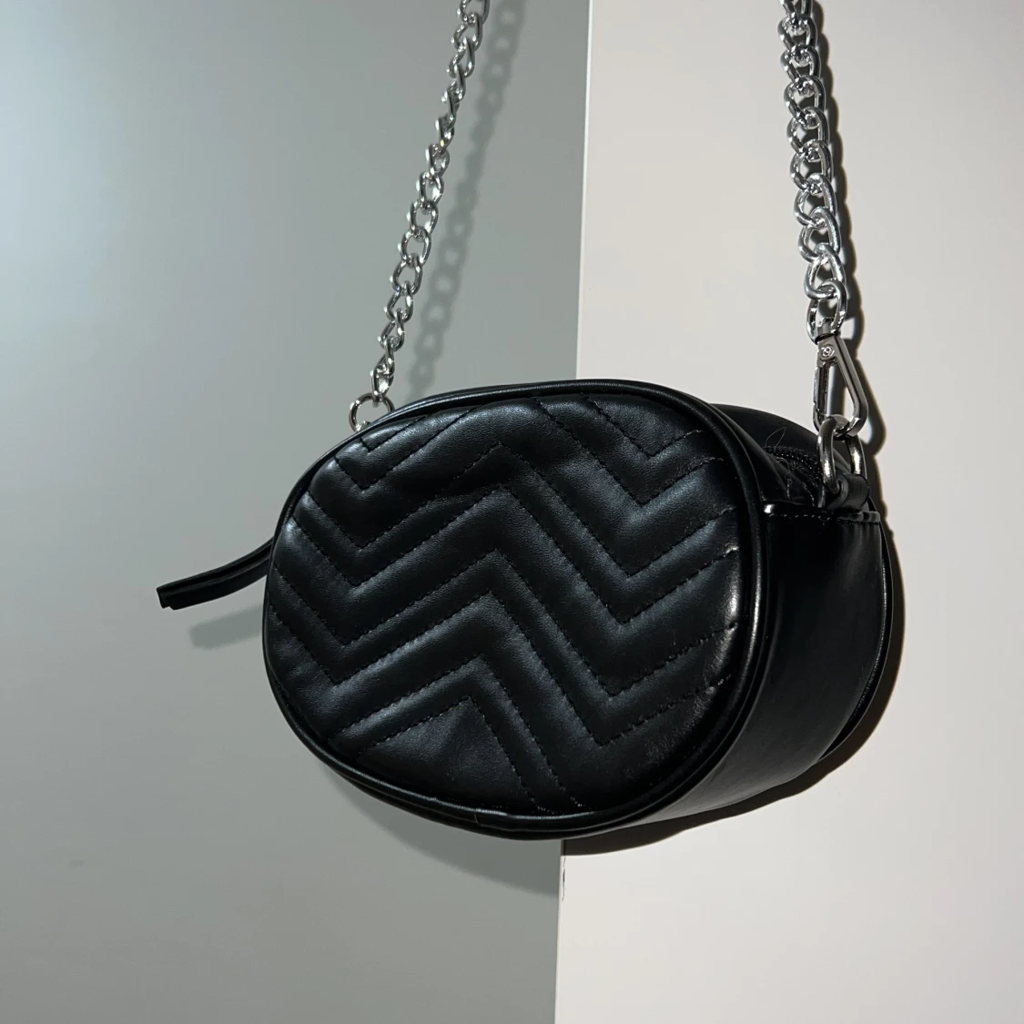 Svart liten väska  - 90