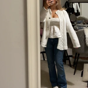 Stockholm studio kofta - Fin vit kofta från Stockholm studio i nyskick i xs 💕hör av vid frågor 