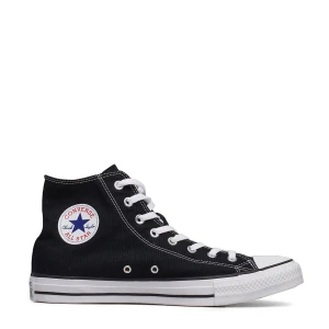 Converse - Säljer min coola svarta converse som nästan är helt oanvända. Köptes i converse butiken i USA för 1199kr, varav jag säljer dom för 650kr!!! Frakt ingår i priset, hör av er för fler bilder vid intresse🤩