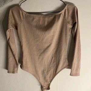 Beige topp storlek S  - Beige topp storlek S bra skick 