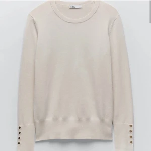 Stickad baströja - Knappt använd, denna färg finns inte kvar o köpa. Privat för fler bilder, köpt för 299kr