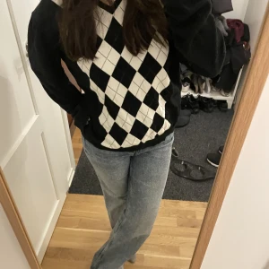 Mysig stickad tröja  - Super mysig stickat tröja i bra skick, passar med allt!💞pris kan diskuteras 💫