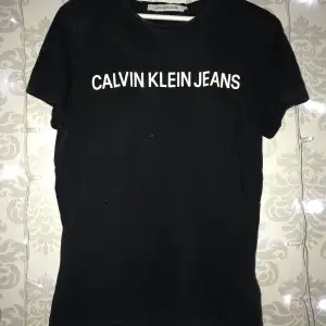 Äkta Jättefin o skön Calvin Klein t-shirt i storlek S❤️