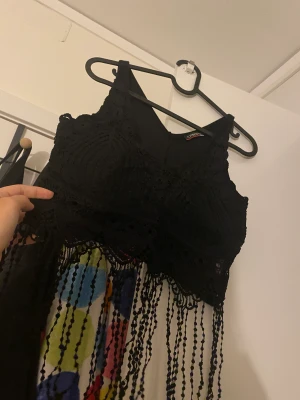 Svart topp - Helt ny. Använde bara 1 gång. 