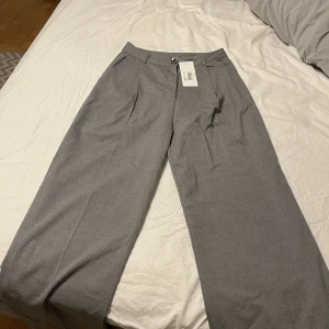 Kostymbyxa - Aldrig använda!