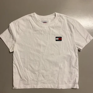 T-shirt tommy hilfiger  - T-shirt från tommy hilfiger som passar till allt 