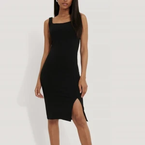 Klänning - Oanvänd klänning från nakd med lapparna kvar, storlek S💓