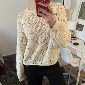 Virkad topp zara - Så fin stickad tröja, använt för mycket så har tröttnat på den 💞💞 storlek L för oversize