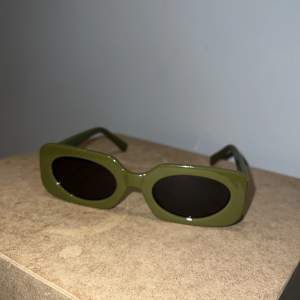 Solglasögon från ASOS! Använt skick men snygga! :)