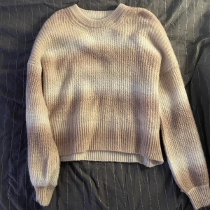 stickad tröja - superfin stickad tröja som aldrig är använd💕