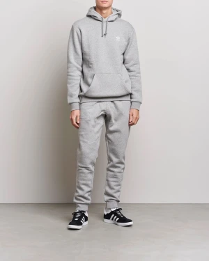 ADIDAS mjukisdress herr strl M - Sparsamt använd grå Adidas mjukisdress. Strl M. 350kr per del eller 600kr för hela setet. 