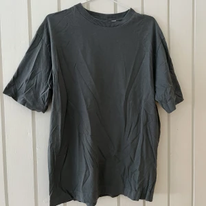 Oversize t-shirt - Oversize t-shirt köpt från asos, köparen står för frakten!