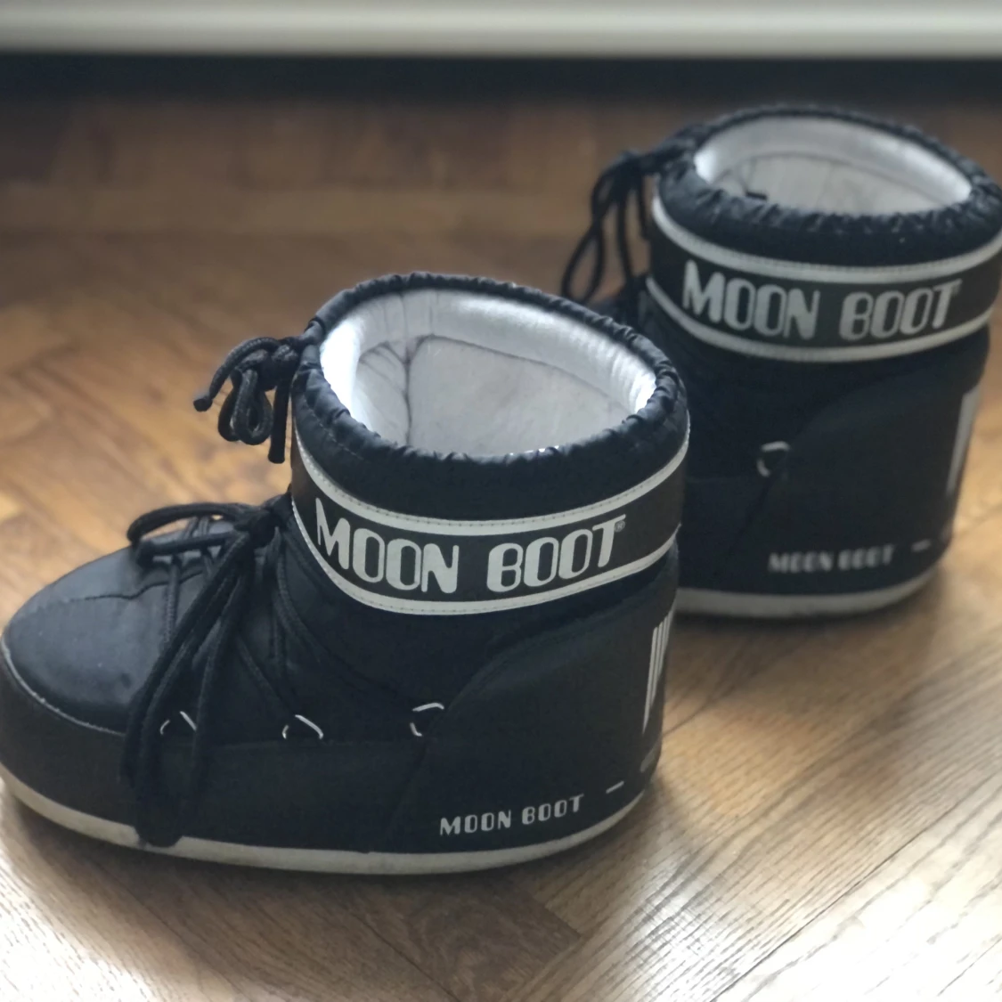 Svarta låga moonboots 39/41 - 90