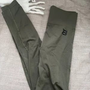 Träningstights  - Otroligt sköna tights från Better Bodies, storlek S. Endast använda ett fåtal gånger🙌🏼