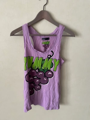 Lila linne från Cubus Strl. M - I fint skick. Inga skavanker.