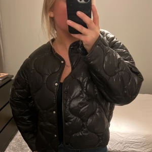 Mango Carrot Jacket - HELT oanvänd jacka från Mango med lapparna kvar. Storlek S. Slutsåld för tillfället.🌟 (endast testad)