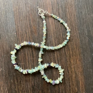 Halsband av små stenar - Köpte för länge sedan men det får inte den användning den förtjänar