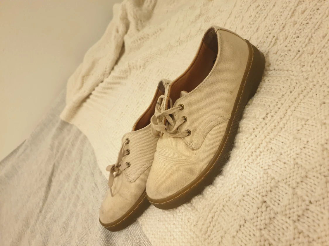 Dr. Martens tygskor strl 37 - 90