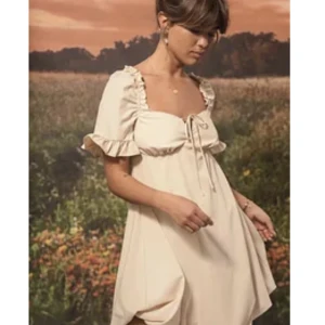 klänning - söt klänning från NA-KD som aldrig är använd, storlek 36💗