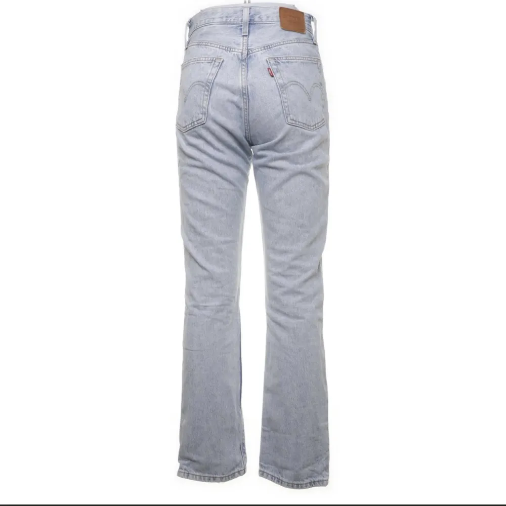 Snygga jeans!! Små i storleken för mig:/. Jeans & Byxor.