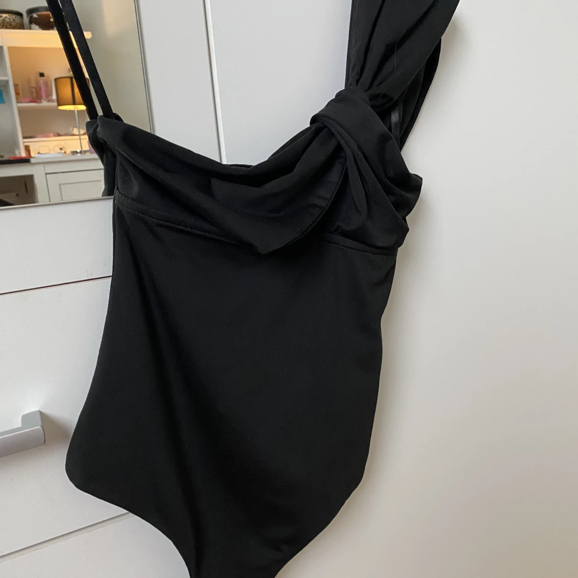 Superdown svart body  - 91