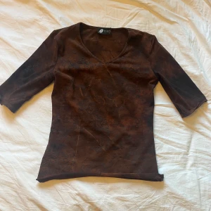Brun topp! - Brun topp som sitter som en smäck!💖❤️🧚‍♂️kan posta!
