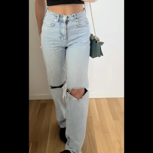 Blåa jeans - Jätte fina high waist jeans från Gina🫶🏻 stolen 34 