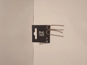 Earrings - Hej! Finns att hämta vid kungsholmen, frakt kan också diskuteras :))  / Hi! Available at kungsholmen, shipping can be discussed   skick: bra storlek: - pris: 50kr extra: - / condition: good size: - price: 50kr extra: -
