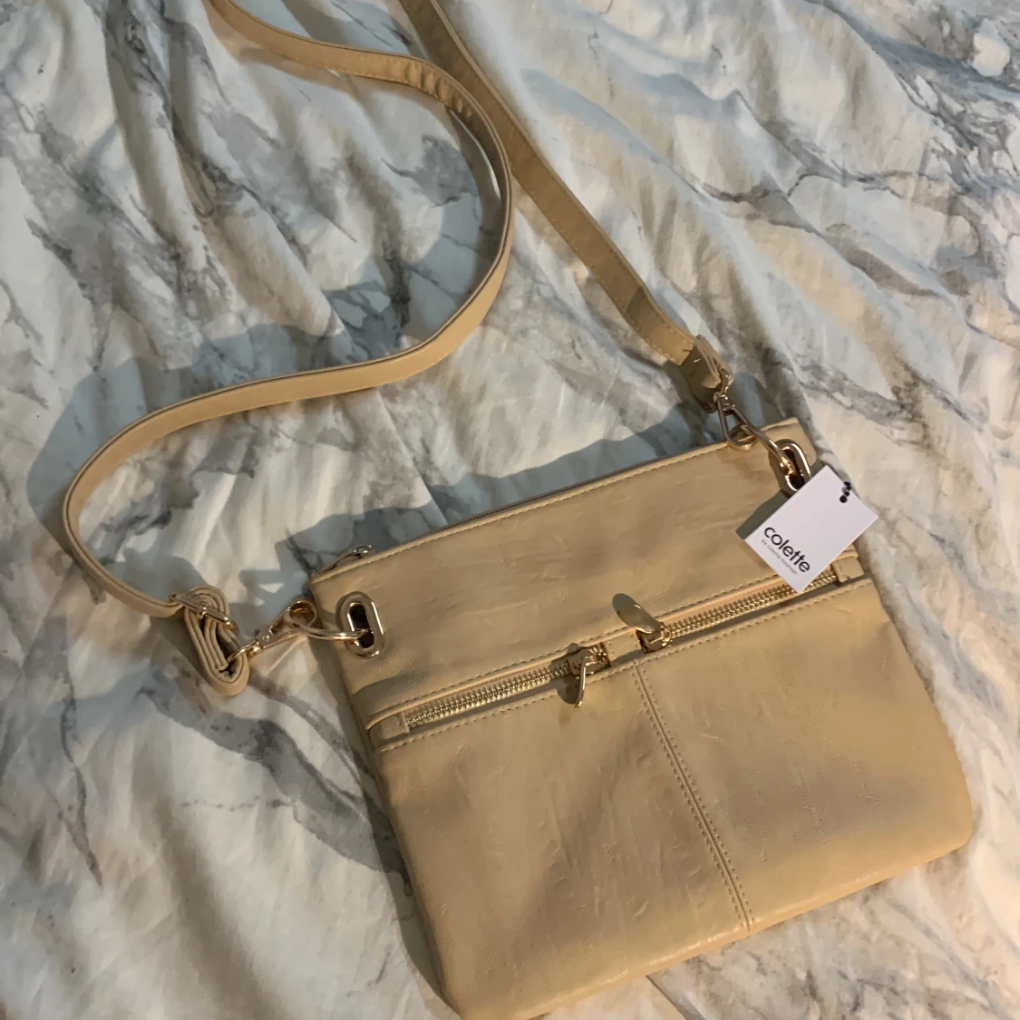 Beige axelväska - 90