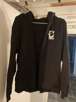 Dirt Cült - Tror jag använt denna tröja max tre gånger! Jättefin, inga märken ✨