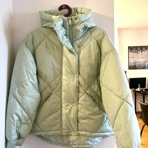 Mintgröna jacka - Fint skick. 