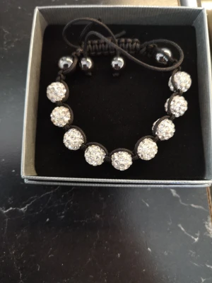 Antistress armband  - Antistress armband, flexibelt och helt nya så klart. 100 kronor styck eller alla för 500 kronor. Se nästa annons. 