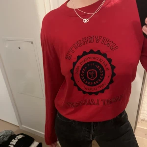 Saint Laurent Tröja - En tröja från Saint Laurent, inte använd ofta. Passar mig som är i S.