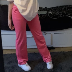 Juciy byxor  - Säljer mina snygga juciy byxor inte mycket använda men är i bra skick 