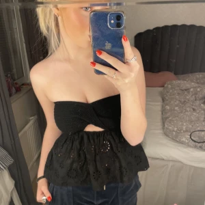 Zara topp  - Säljer denna jätte gulliga topp från zara 