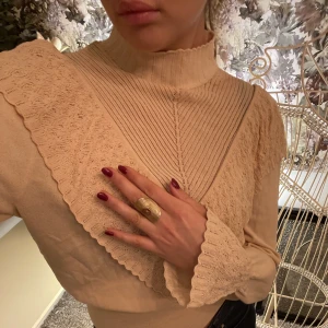 Tröja från Zara - Finaste tröjan från Zara, helt slutsåld nu!  Bra skick  Storlek: S/M