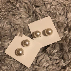 Örhängen - Säljer dessa fina örhängen som är 15kr för ett par. Kontakta mig om du är intresserad 
