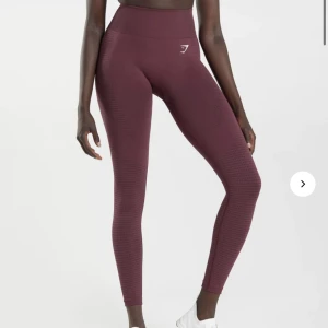 Gymshark tights  - Funderar på att sälja mina näst intill oanvända tights från gymshark i färgen ”baked maroon marl”. Skicket är 10/10 och de är hur fina som helst i färgen!💘nypris 550