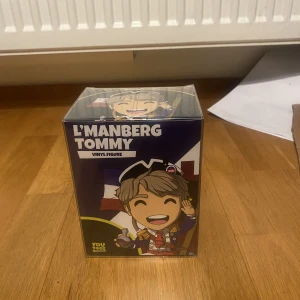 L,manberg Tommyinnit youtooz - Helt ny endast öppnad för att ta bild. Säljer då jag inte är intresserad längre.
